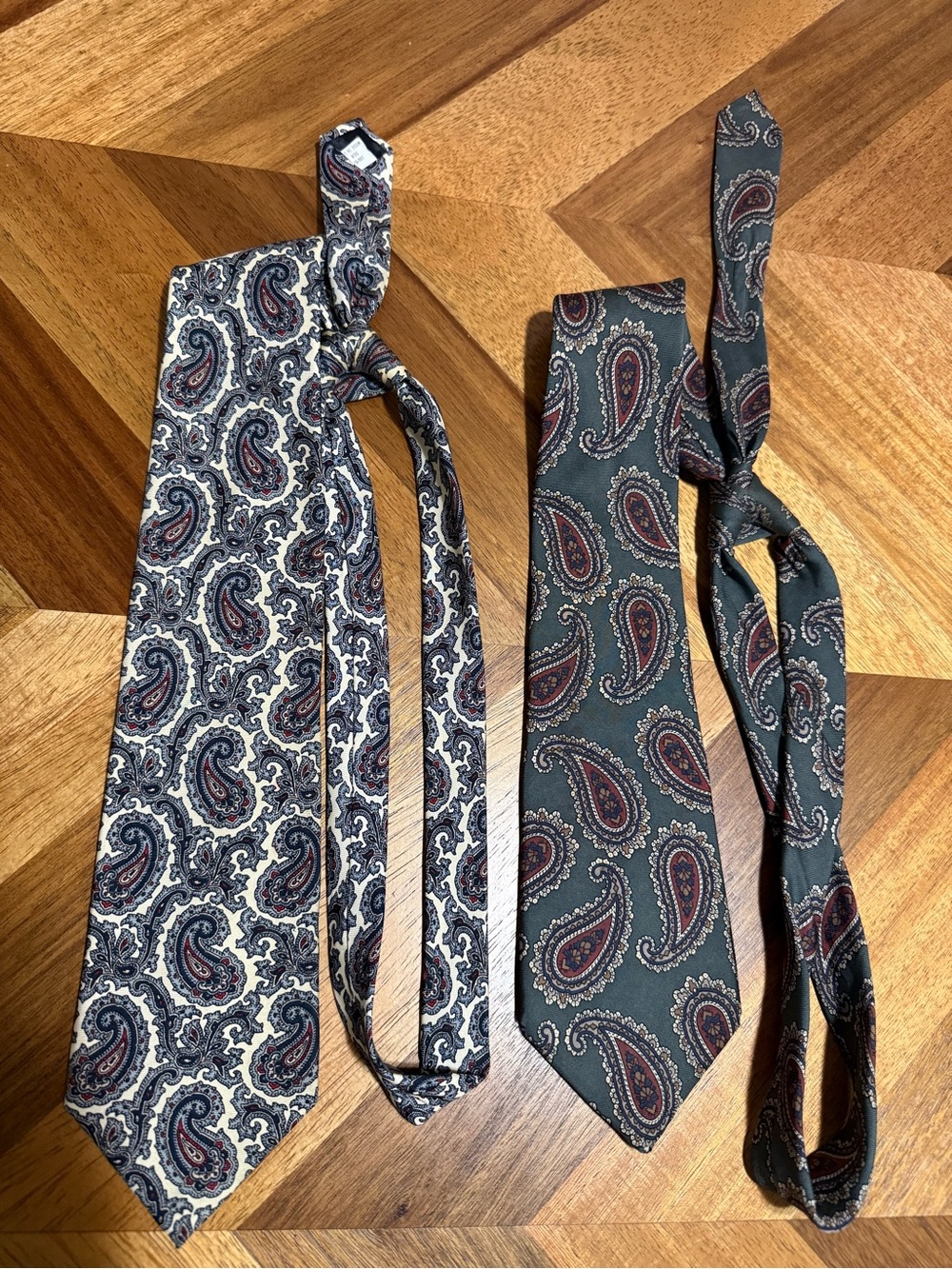 Men's Christian Dior & Davanti Classic Paisley Silk Tie Navy/Burgundy Lot of (2)
